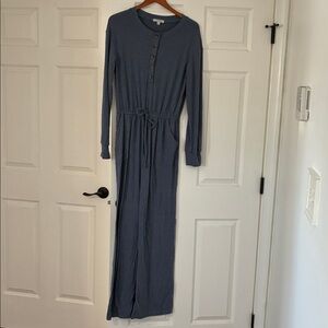 FRANCESCA’S long sleeved, ribbed BUTTON FRONT JUMPSUIT - size large - like new